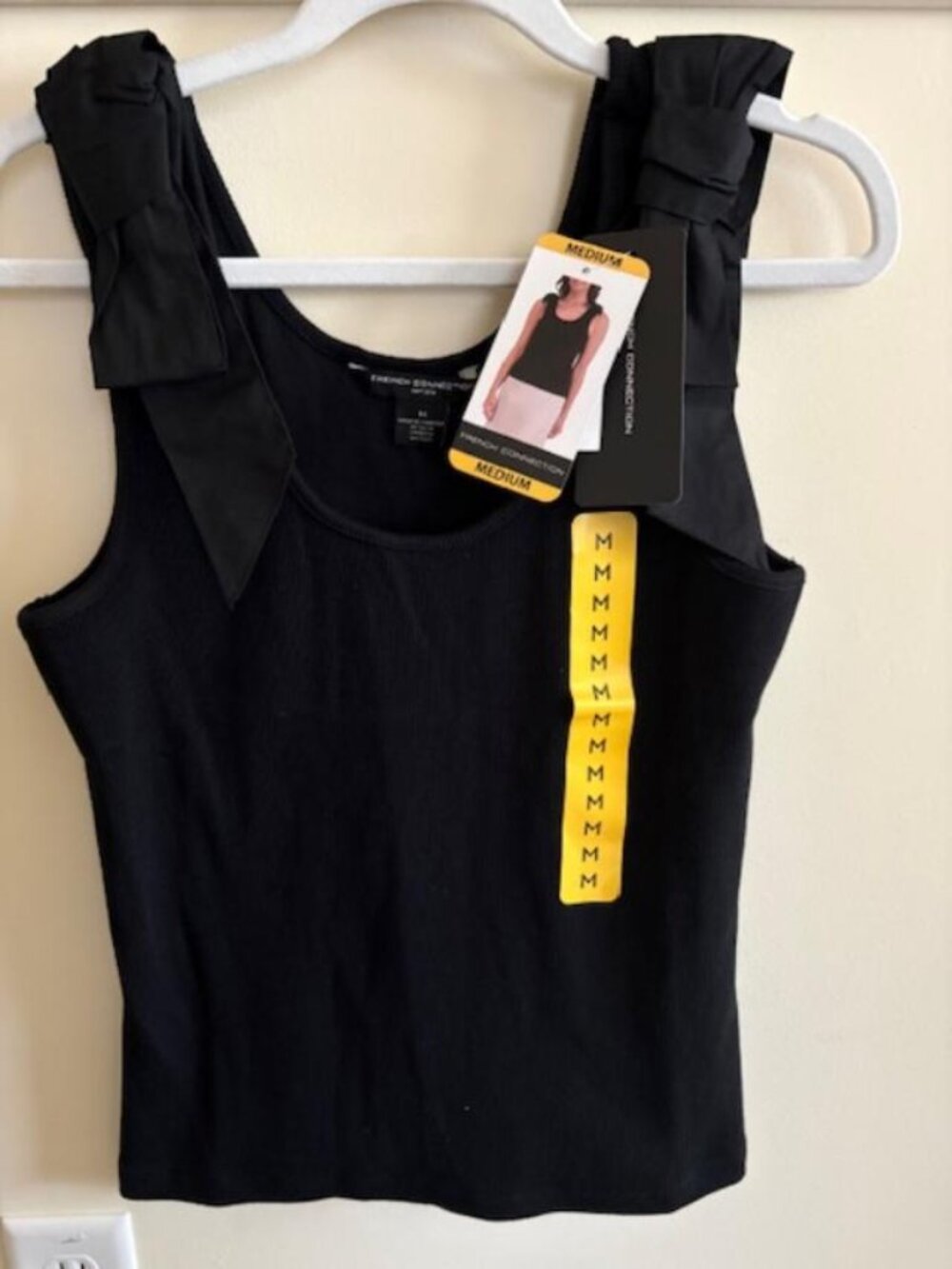 NWT Women's French Connection Bow Shoulder Tank Top Size Med Black Vacation
